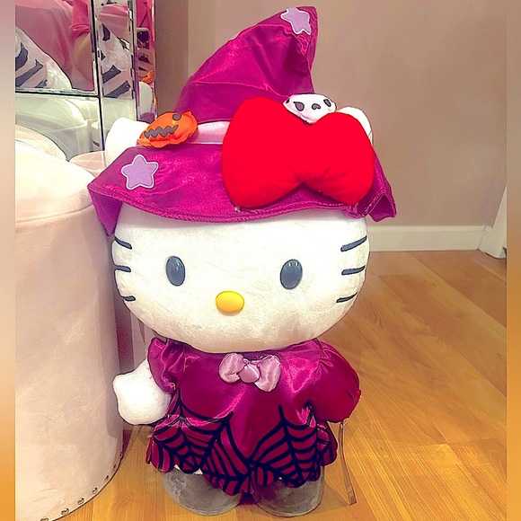 Hello Kitty Witch Halloween 2022 Greeter 22” - Picture 2 of 5